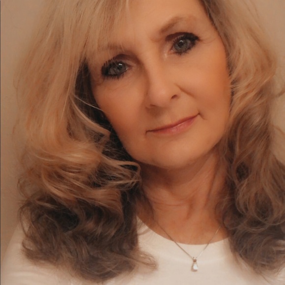 Meet your Posher, Becky - Picture 6 of 7